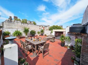 PH de 1 ambiente, Parque Chacabuco · Alquiler PH Monoambiente con Amplia Terraza Sin Expensas