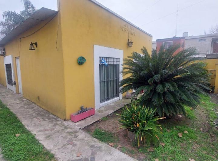 Casa · 90m² · 4 Ambientes · 3 Cocheras