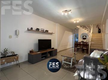 Casa · 125m² · 5 Ambientes · 1 Cochera · Casa en Venta Duplex Triplex Luminoso y en Excelente Estado Villa Pueyrredon 4 5 Ambientes