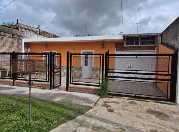 Departamento · 150m² · 4 Ambientes · Excelente Casa Multifamiliar en Gonzalez Catan
