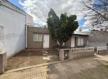 Casa de 4 ambientes, La Matanza · Venta Casa Lote Propio Amplio Fondo Lomas del Mirador