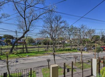 PH · 70m² · 3 Ambientes · 1 Cochera · PH en Carapachay