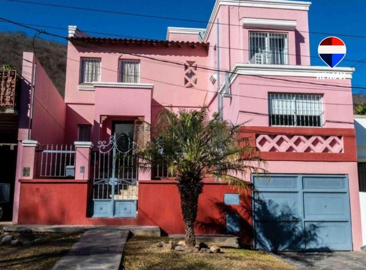 Casa · 228m² · 6 Ambientes · 2 Cocheras