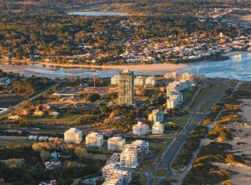 Departamento · 77m² · 4 Ambientes · Departamento Cuatro Ambientes de Categoría en Punta del Este