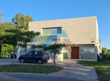 Casa · 280m² · 5 Ambientes · 2 Cocheras · Casa en Venta en Santa Guadalupe, Pilar del Este, Pilar