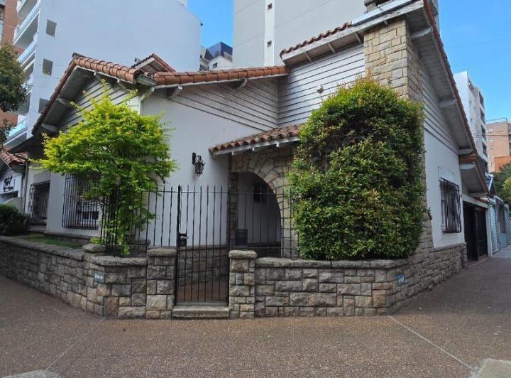 Local comercial · 100m² · 3 Ambientes · 2 Cocheras