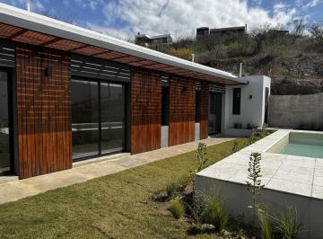 Casa · 311m² · 6 Ambientes · Venta de Casa Exclusiva a Estrenar en La Deseada