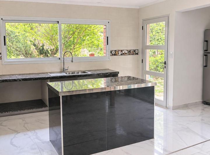 Casa · 150m² · 6 Ambientes · 1 Cochera