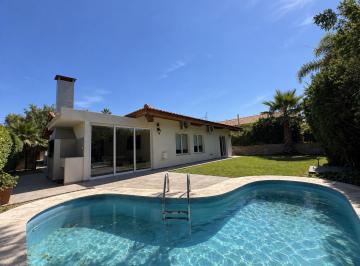 Casa de 6 ambientes, Ciudad de Mendoza · Casa en Alquiler Amoblada en Dalvian
