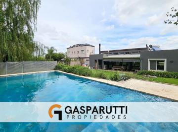 Casa · 180m² · 4 Ambientes · 3 Cocheras · Casa en Venta en San Matías con Pileta