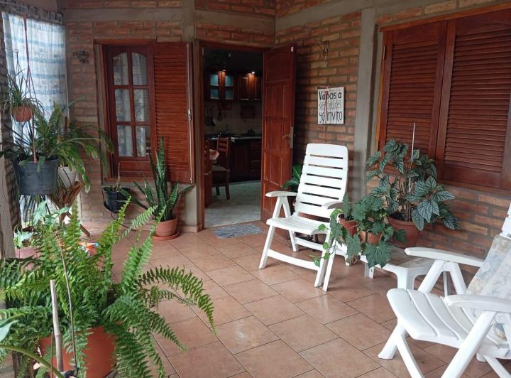Casa · 172m² · 8 Ambientes