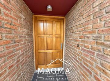 Casa de 8 ambientes, Córdoba · Casa en Venta – Urca – Apto Credito!