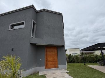 Casa · 140m² · 4 Ambientes · Casa en Venta Los Arces