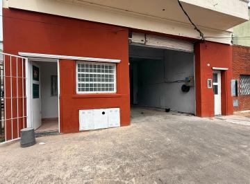 Bodega-Galpón , Tres de Febrero · Galpón 430 m² con Recepcion y Oficina en Caseros