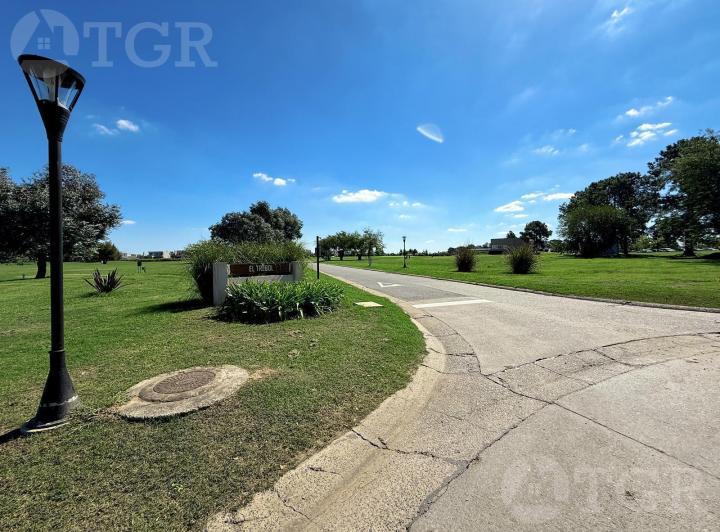 Terreno · 801m²