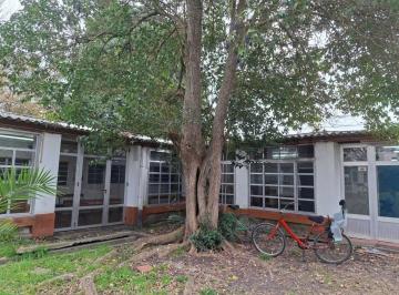 Depósito · 504m² · 7 Ambientes · Edificación en Venta Aulas y Parque en Melchor Romero