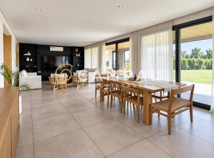 Casa · 482m² · 5 Ambientes · 3 Cocheras