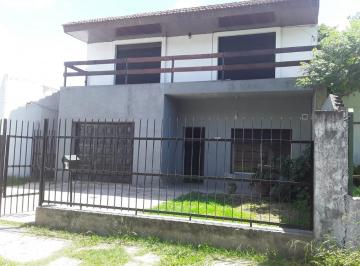 Chalet · Venta Dueño. Casa 4 Amb, Ballester. con Garage y Jardín.
