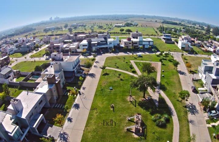 Terreno · 300m²