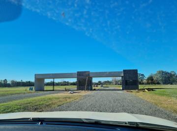 ingreso por seguridad · Terreno Barrio Cerrado Los Robles Amenities Seguridad Lote Cañuelas Alejandro Pe