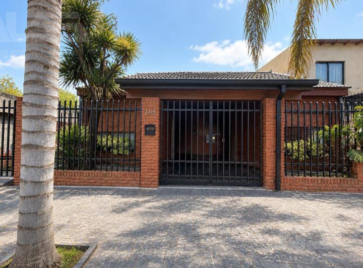 Casa · 115m² · 4 Ambientes · 2 Cocheras