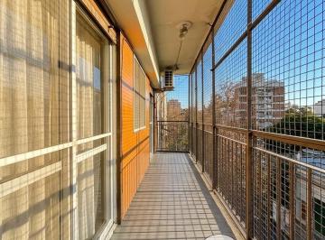 Departamento · 74m² · 4 Ambientes · 1 Cochera · Amplio 4 Amb con Cochera/cocina Comedor/balcón Corrido