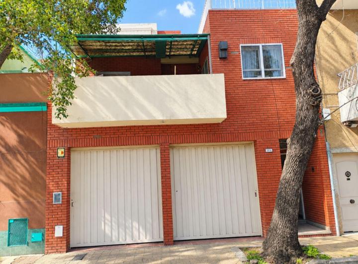 Casa · 107m² · 3 Ambientes · 2 Cocheras