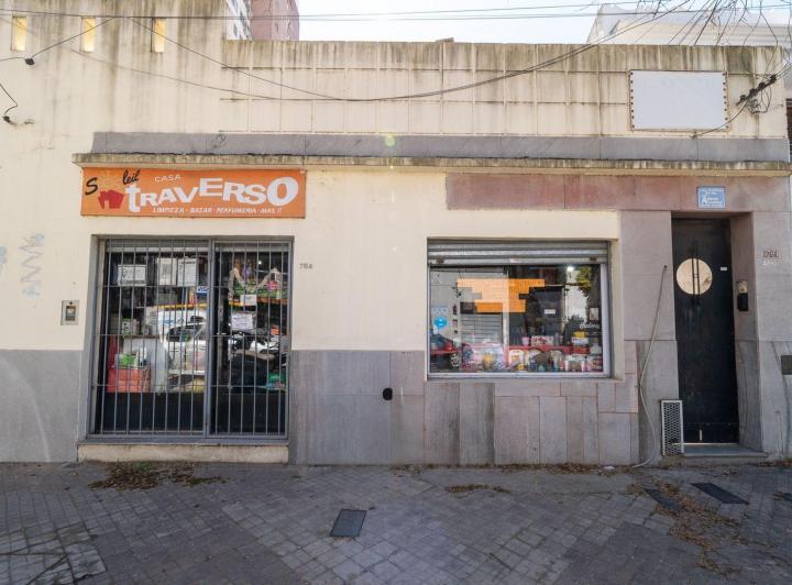 Local comercial · 182m²