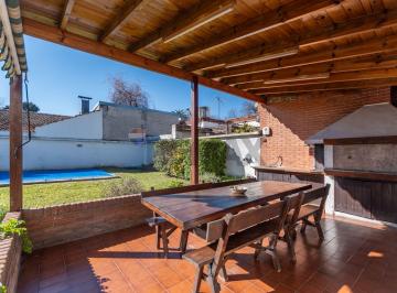 Casa · 184m² · 4 Ambientes · 2 Cocheras · Venta Casa Jardin Piscina Quincho Cochera