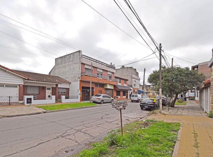 Casa · 187m² · 7 Ambientes · 1 Cochera