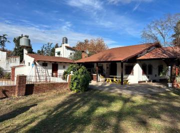 Casa · 200m² · 4 Ambientes · 2 Cocheras · Casa Quinta en Venta con Departamento y Galpon
