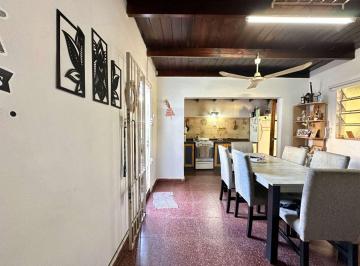 Casa · 110m² · 3 Ambientes · 1 Cochera · Casa 3 Ambientes C/cochera Quincho Jardín y Patio