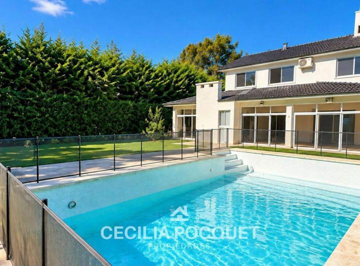 Casa · 367m² · 6 Ambientes · 2 Cocheras