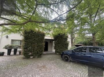 Casa · 350m² · 6 Ambientes · Casa en Alquiler Temporal Desde El 15 de Diciembre.