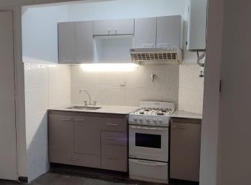 Departamento de 2 ambientes, Parque Chacabuco · 2 Ambientes con Patio Propio