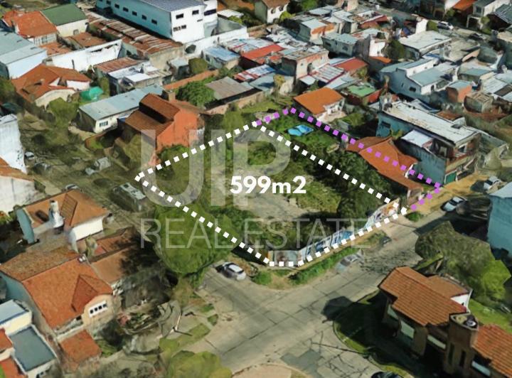 Terreno · 599m²