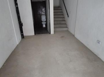 Local comercial · 80m² · 3 Ambientes · Local en Flores