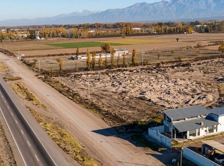 Terreno · 70000m²