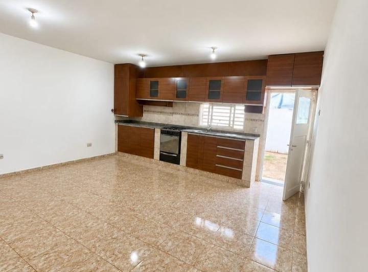 Casa · 120m² · 7 Ambientes · 1 Cochera
