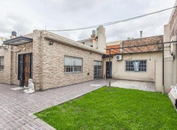 Casa · 427m² · 11 Ambientes · 2 Cocheras · Venta Villa Celina Lote Triple Casa Jardin Taller Cochera