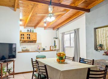 Casa · 78m² · 3 Ambientes · Casa en Venta en Barrio Belgrano con Patio