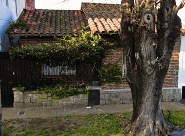 Casa · 163m² · 4 Ambientes · Venta Casa a Refaccionar, con Fondo Libre Quilmes