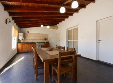 Casa · 157m² · 5 Ambientes · 2 Cocheras · Casa en Venta en City Bell