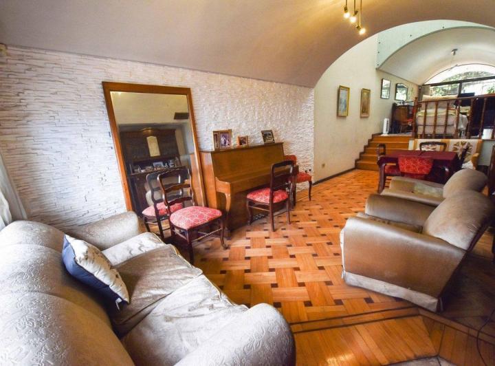 Casa · 261m² · 4 Ambientes · 1 Cochera