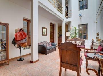Casa · 220m² · 5 Ambientes · Casa Lote Propio 5 Amb. - Venta / San Cristobal