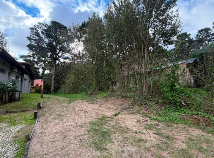 Terreno · 400m²