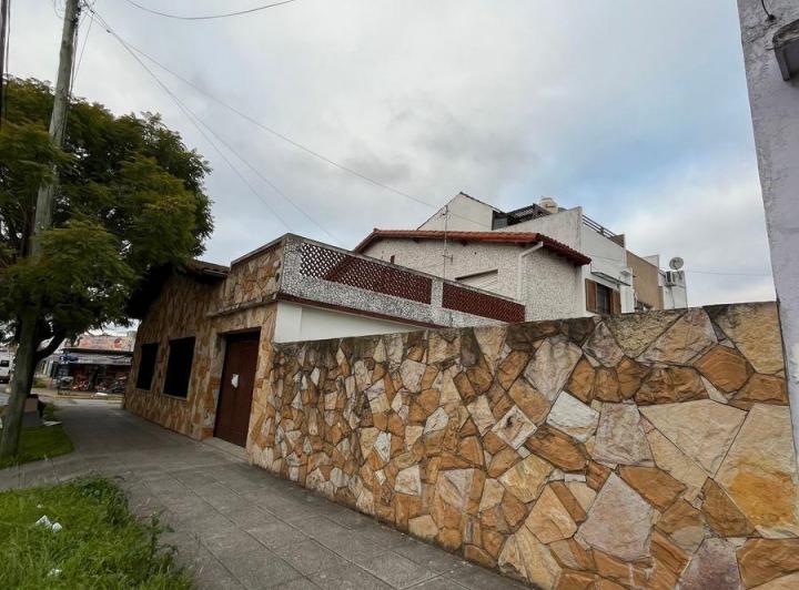 Casa · 150m² · 4 Ambientes · 1 Cochera