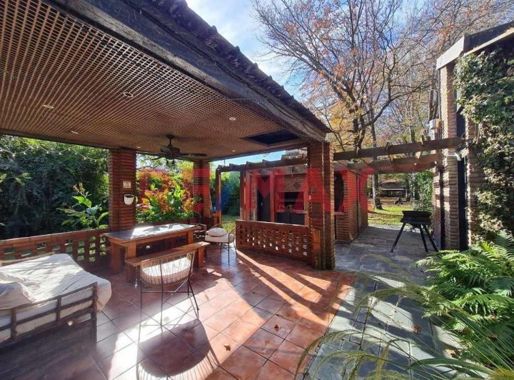 Casa · 95m² · 3 Ambientes · 2 Cocheras