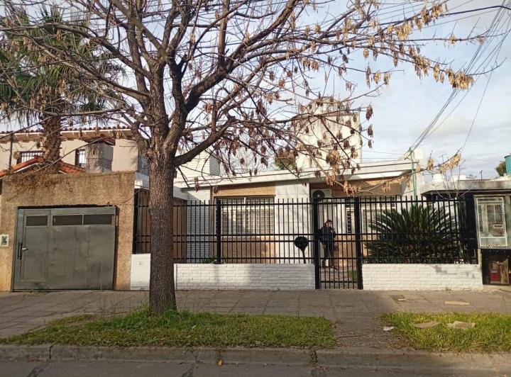 Casa · 180m² · 6 Ambientes · 1 Cochera