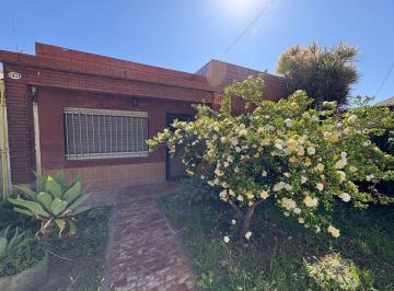 Casa · 65m² · 3 Ambientes · 1 Cochera · Casa 3 Amb Venta Martín Coronado Apto Credito